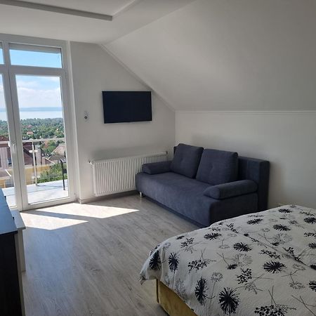 Lakeview Apartments Balatonfuered Exteriör bild