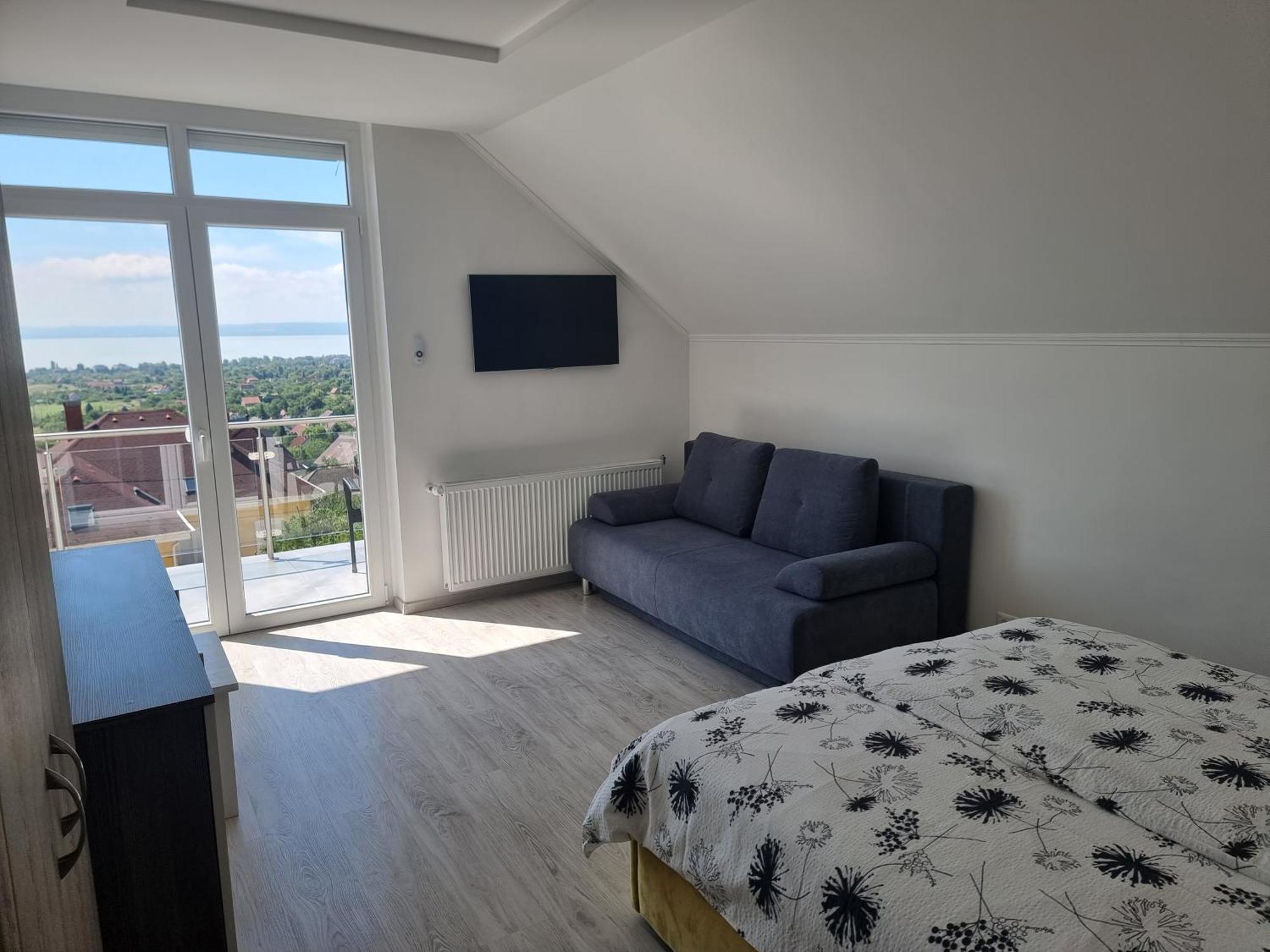 Lakeview Apartments Balatonfuered Exteriör bild