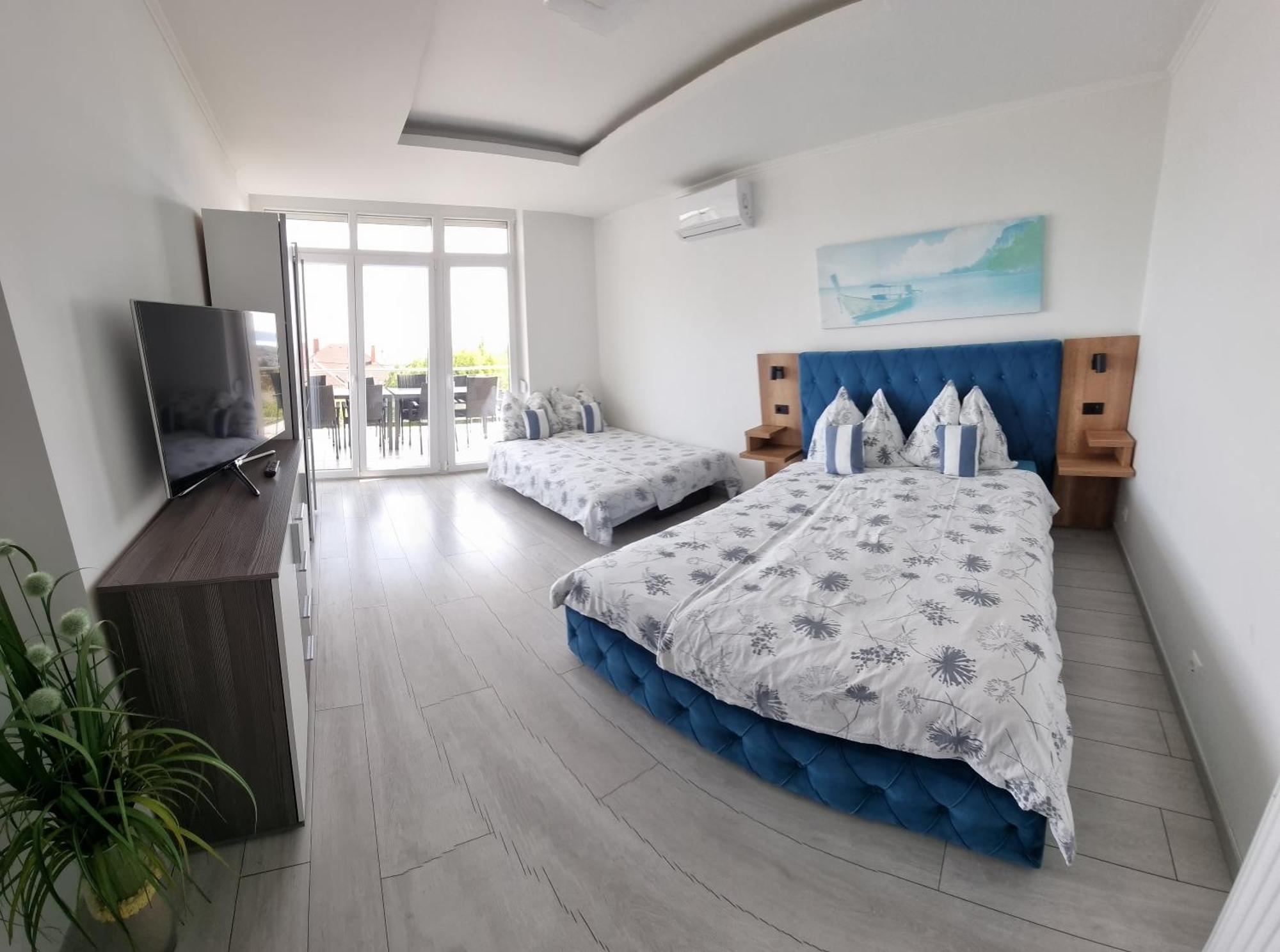 Lakeview Apartments Balatonfuered Exteriör bild