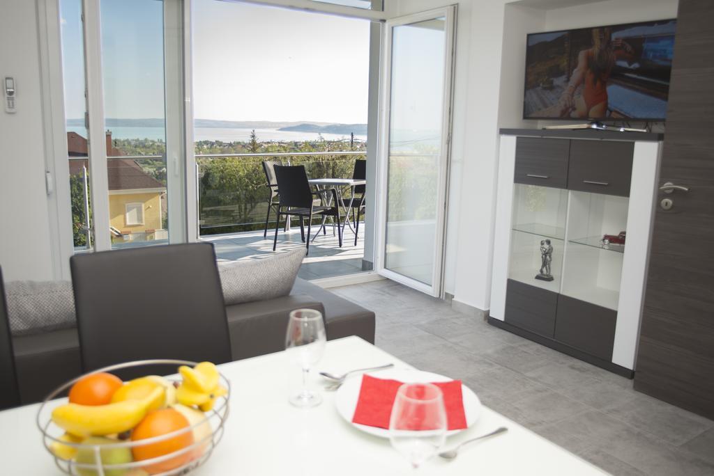 Lakeview Apartments Balatonfuered Exteriör bild