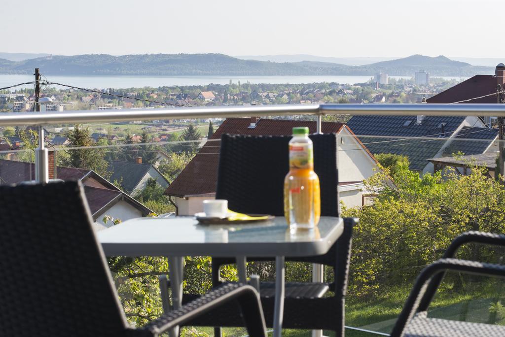 Lakeview Apartments Balatonfuered Exteriör bild